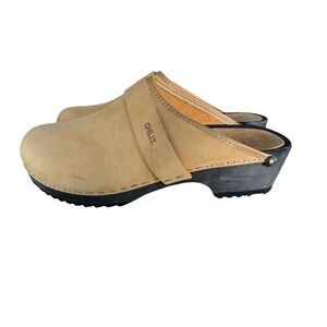 VTG. Chili's  Made in Denmark Tan Nubuck Leather Wooden Stapled Clogs Womens 38